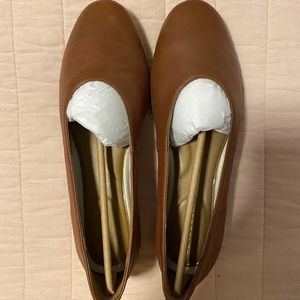 Dark Tan Leather Front Runner Flats